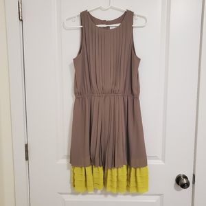 Jessica Simpson dress size M taupe and yellow